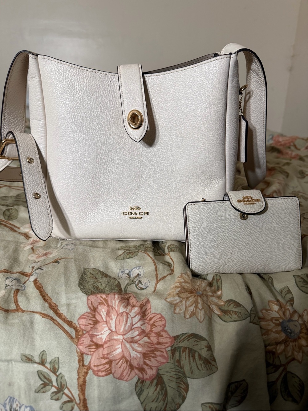 Coach White Pebbled Leather Shoulder Bag with Matching Wallet